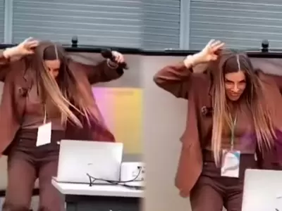 Alejandra Baigorria sufre susto en conferencia tras cada de pizarra.