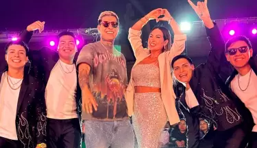 Paul Michael le canta a Pamela Lpez en Fiesta Karibea