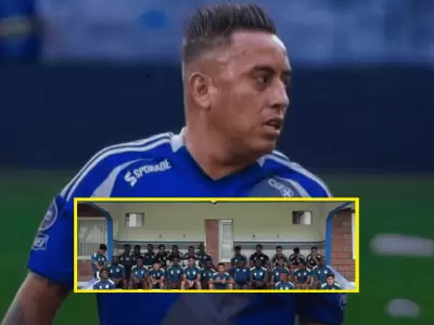 Christian Cueva y compaeros protestan contra Emelec