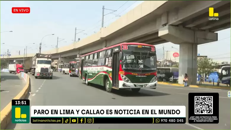 Buses se retiran tras dos horas de bloqueo.