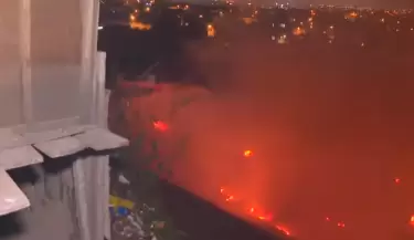 Incendio arras con decenas de viviendas en SJM.