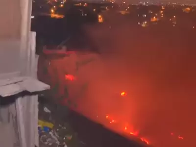 Incendio arras con decenas de viviendas en SJM.