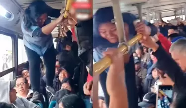 Cobradora realiza peculiar maniobra para recibir pasajes