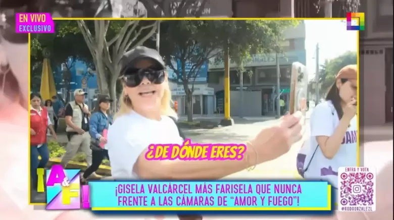 La conductora, se port de una manera distante con el reportero.