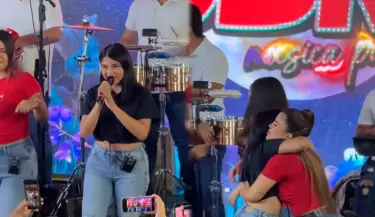 Nickol Sinchi causa furor al cantar con Son del Duke y desata rumores de ingreso.