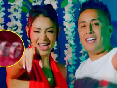 Christian Cueva comparte fotografas de unos anillos en sus redes