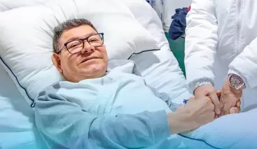 Dilbert Aguilar recuperndose tras ciruga de reemplazo total de cadera