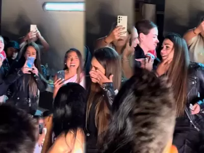 Melissa Klug y Jess Barco protagonizan curioso gesto en fiesta de Samahara Lobatn.