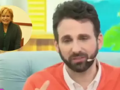 Rodrigo Gonzlez record a Camucha Negrete.