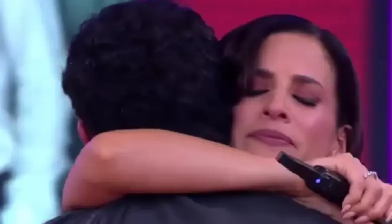 Mar�a P�a rompi� en llanto al ver a su hijo