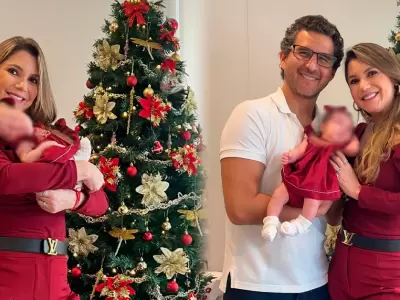 Alexandra H�rler enternece al presentar a su beb� en TV.