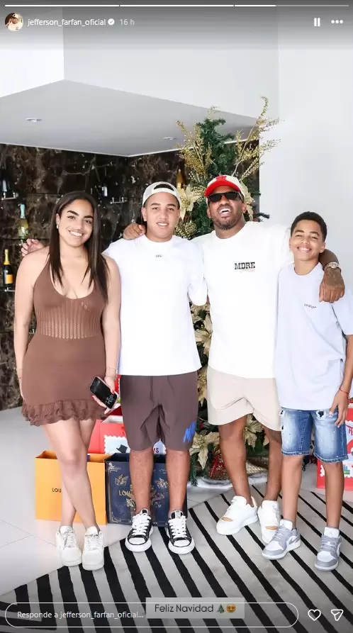 Jefferson Farf�n publica foto navide�a con sus hijos. (Instagram)