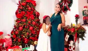 Melissa Paredes le regal� un celular a su hija.