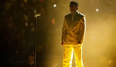 Bad Bunny grit� "�Chile!" en pleno concierto de Per�.