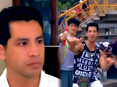 Santiago Su�rez llora por el apoyo del p�blico al vender marcianos.