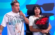 Makanaky sorprende en vivo al tiktoker Valentino con un ramo de rosas: "Con mucho cari�o"