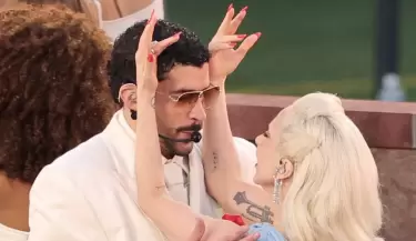 Bad Bunny baila junto a Lady Gaga.