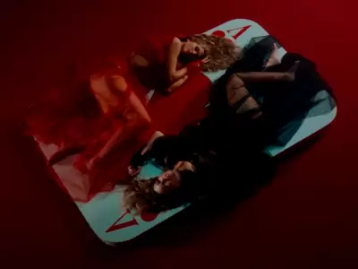 Las hermanas Alessia y Vambina Rovegno estrenan 'Sigo Sigo'.