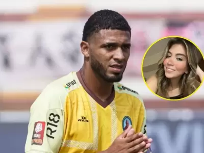 Futbolista de Juan Pablo II, Aar�n S�nchez, es denunciado por su expareja D�bora Goytizolo.