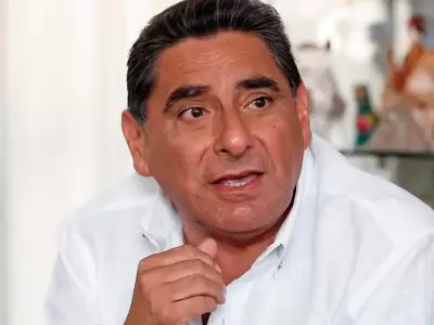 Carlos �lvarez causa preocupaci�n tras operado de emergencia