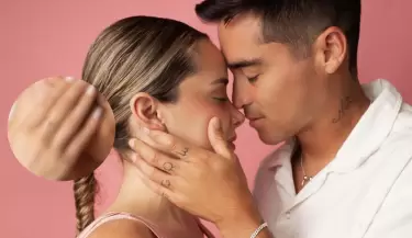 Rodrigo Cuba dedica rom�ntico mensaje a Ale Venturo y luce lujoso anillo