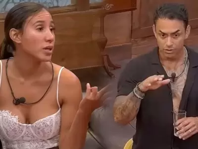 Samahara Lobat�n arremete contra Diego Ch�varri tild�ndolo de narcisista