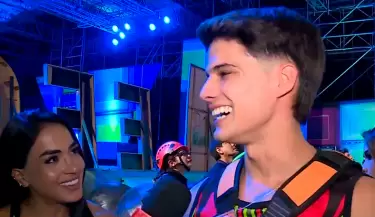 Kevin D�az habla de sus besos con Onelia Molina y termina nervioso.