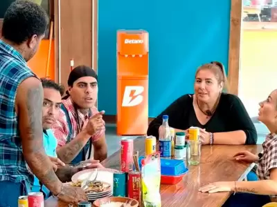 Participantes como Paul Michael y Pamela L�pez se asustaron por el sismo.